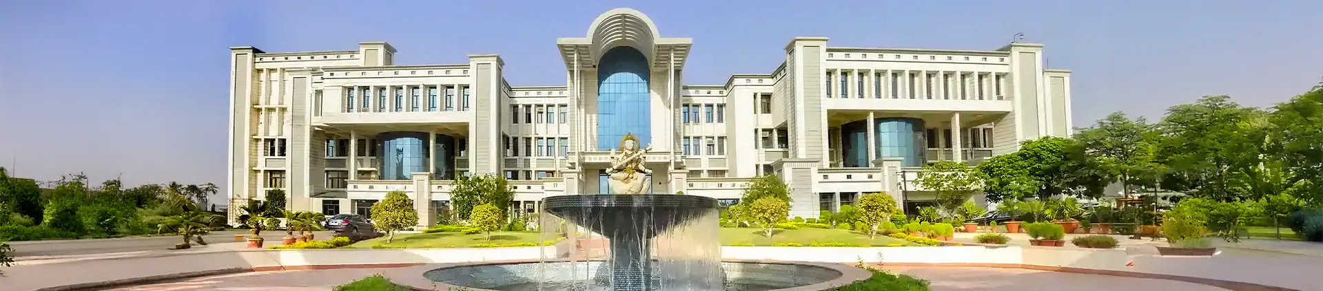Manav Rachna University Online BCom banner