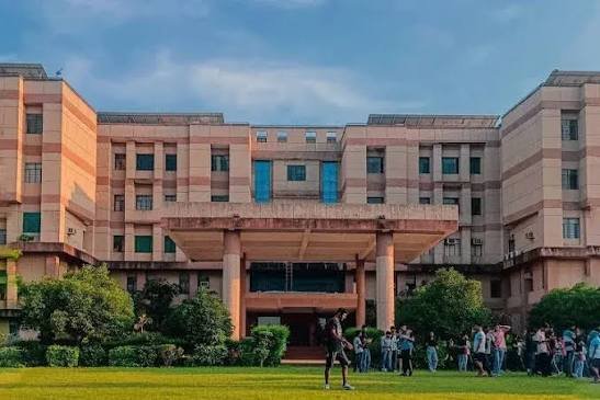 Vivekananda Global University Online campus